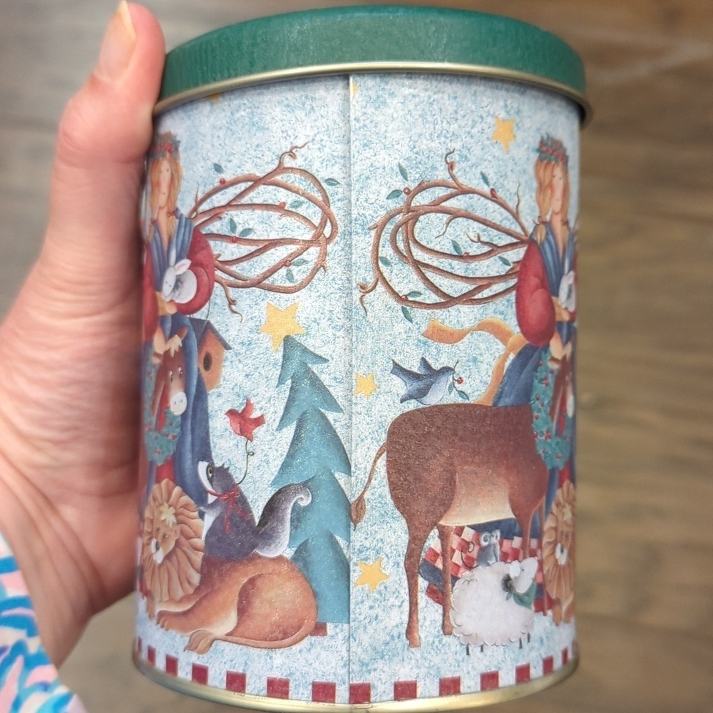 Christmas Tin - Picture 3 of 5